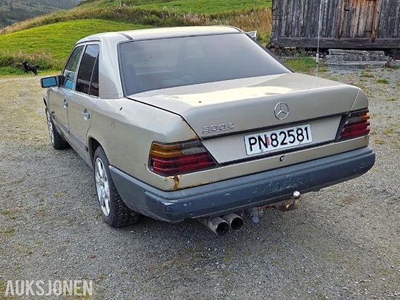 Mercedes-Benz E-Klasse 8 of 20