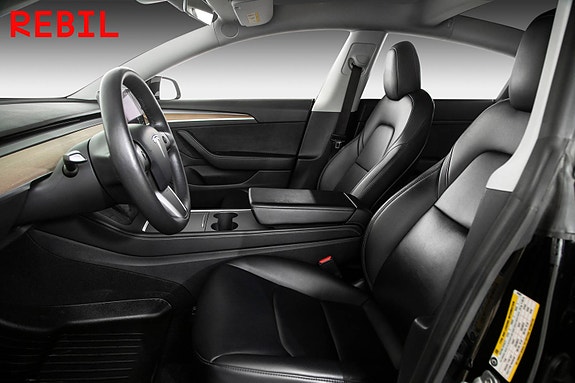 Tesla Model 3 8 of 27