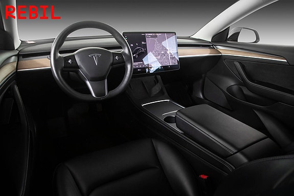 Tesla Model 3 9 of 27