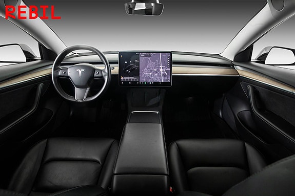 Tesla Model 3 11 of 27