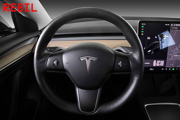 Tesla Model 3 12 of 27