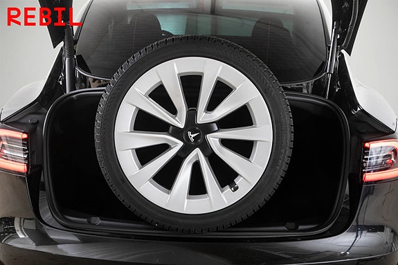 Tesla Model 3 25 of 27