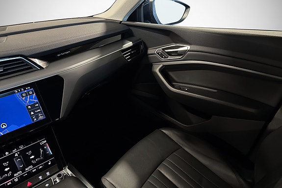 Audi e-tron 28 of 30