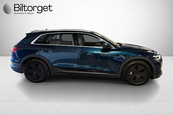 Audi e-tron 4 of 30