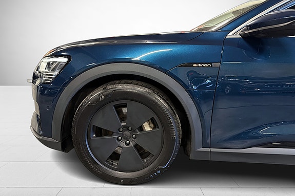 Audi e-tron 9 of 30