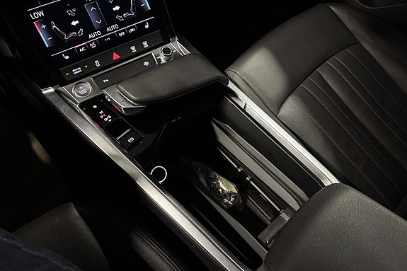 Audi e-tron 27 of 30