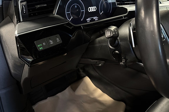 Audi e-tron 17 of 30