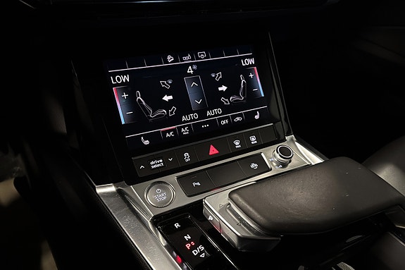 Audi e-tron 26 of 30