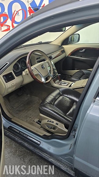 Volvo XC70 10 of 16