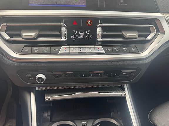 BMW 330e 21 of 29