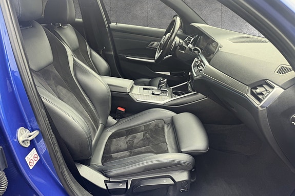 BMW 330e 16 of 29
