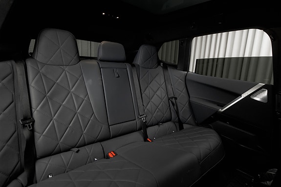 BMW iX 23 of 30