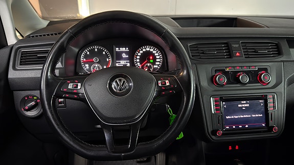 Volkswagen Caddy 18 of 27