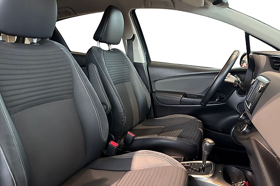 Toyota Yaris 11 of 23