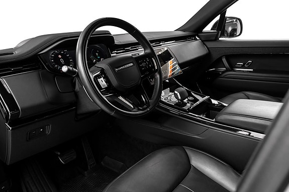 Land Rover Range Rover Sport 10 of 30