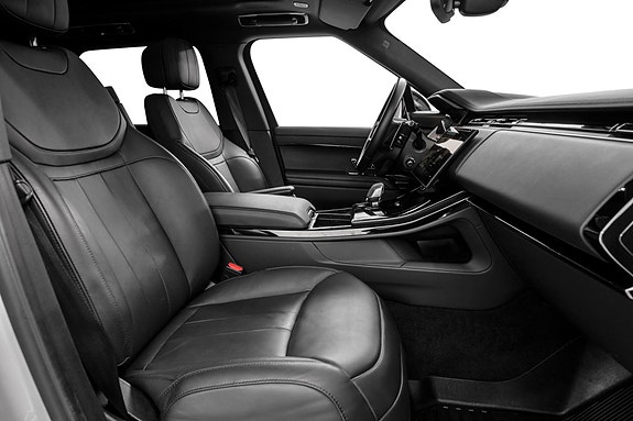 Land Rover Range Rover Sport 28 of 30