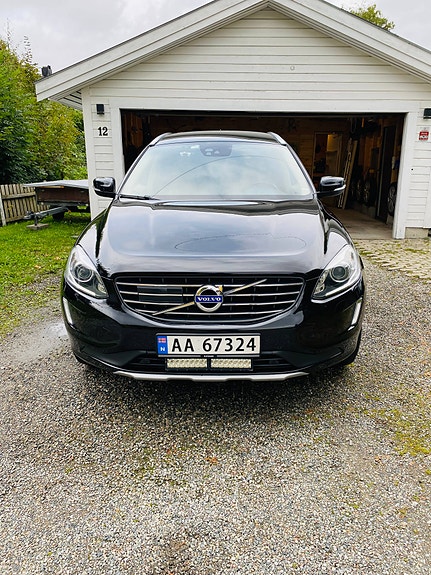 Volvo XC60 2 of 25