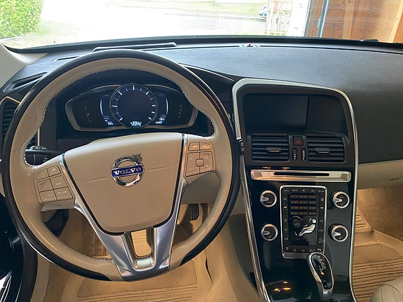 Volvo XC60 20 of 25