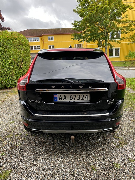 Volvo XC60 4 of 25