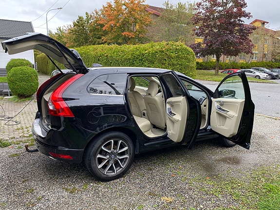 Volvo XC60 7 of 25