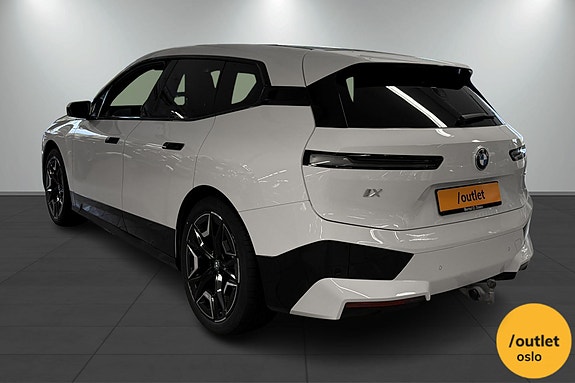 BMW iX 3 of 30