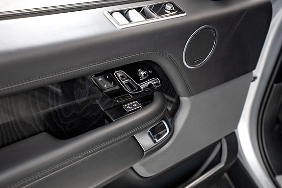 Land Rover Range Rover 12 of 25