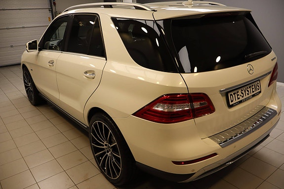 Mercedes-Benz ML250 17 of 30