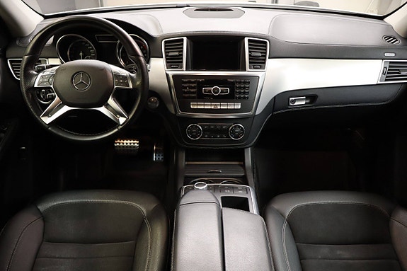 Mercedes-Benz ML250 3 of 30