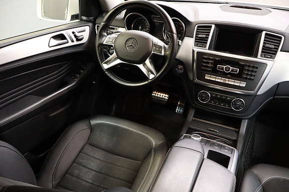 Mercedes-Benz ML250 27 of 30