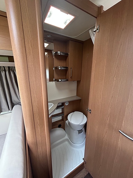 Knaus W04 Sport 420 m. fuktskade 5 of 19