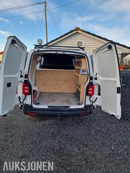 Volkswagen Transporter 17 of 18