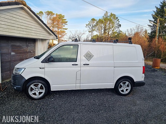 Volkswagen Transporter 2 of 18