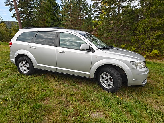 Dodge Journey 4 of 14