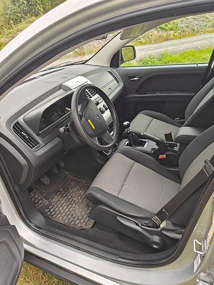 Dodge Journey 8 of 14