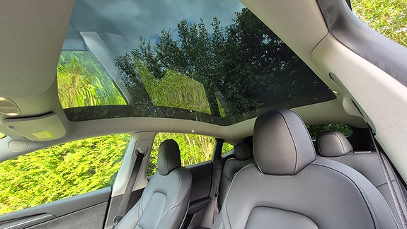 Tesla Model Y 6 of 11