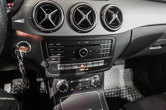Mercedes-Benz 180 16 of 27