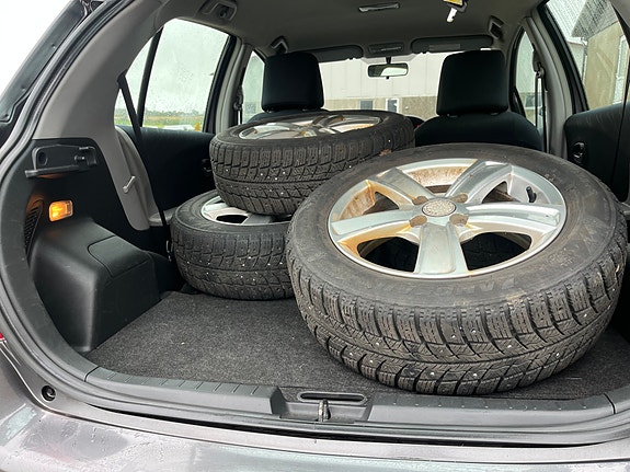 Toyota Yaris 11 of 11