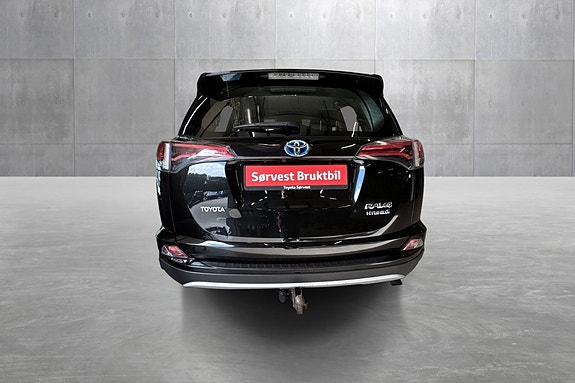 Toyota RAV4 4 of 18