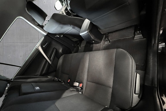 Toyota RAV4 16 of 18