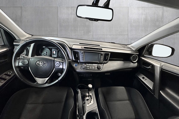 Toyota RAV4 10 of 18
