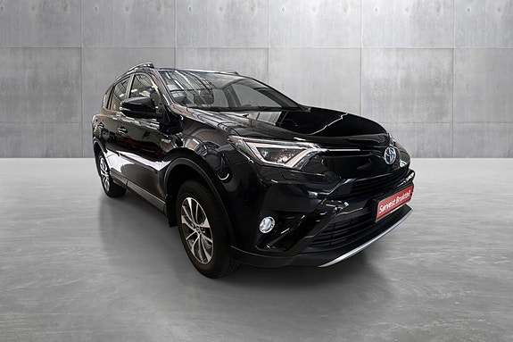 Toyota RAV4 7 of 18