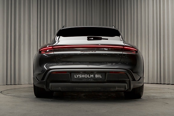 Porsche 16 of 30