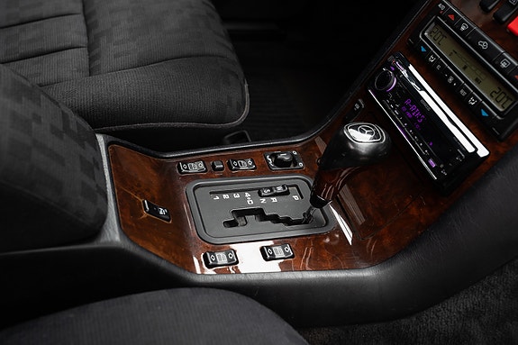Mercedes-Benz 300 SE 12 of 30