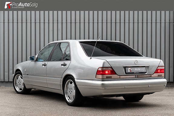 Mercedes-Benz 300 SE 3 of 30