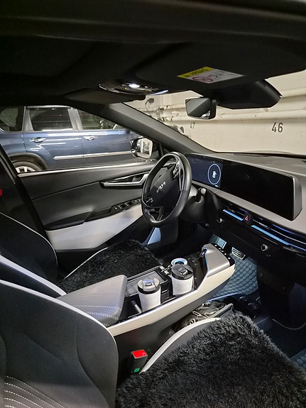 Kia EV6 10 of 19