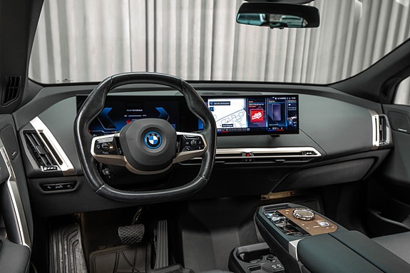 BMW iX 19 of 30