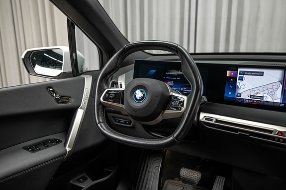 BMW iX 21 of 30