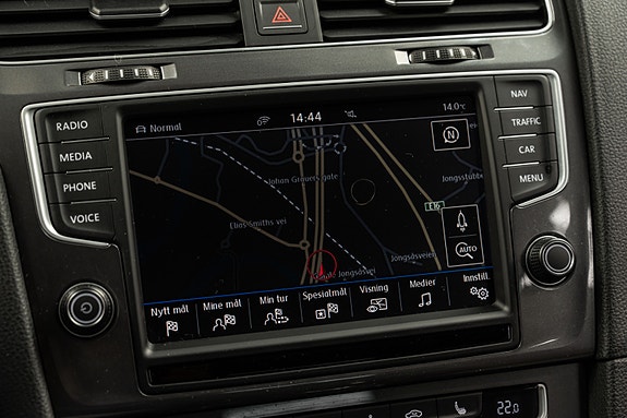 Volkswagen e-Golf VII 19 of 23
