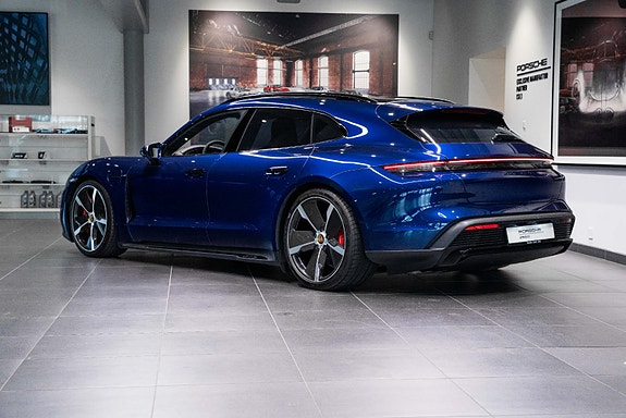 Porsche Taycan Sport Turismo 7 of 30