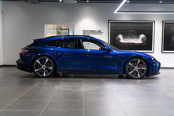 Porsche Taycan Sport Turismo 14 of 30